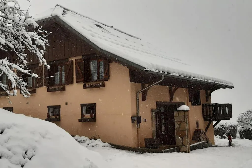 Gite Cosy En Montagne Avec Vue Et Piscine Apartment Marthod
