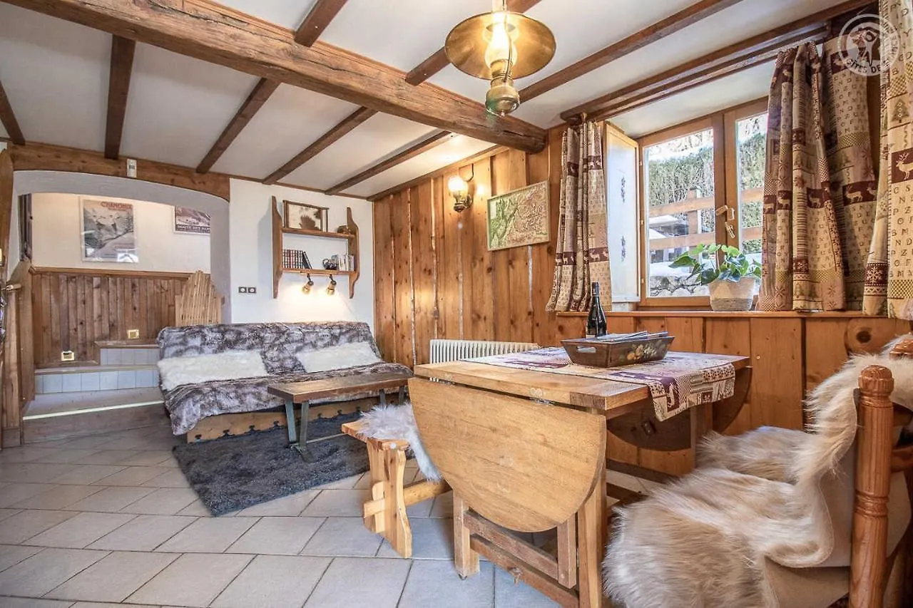 Gite Cosy En Montagne Avec Vue Et Piscine Apartment Marthod
